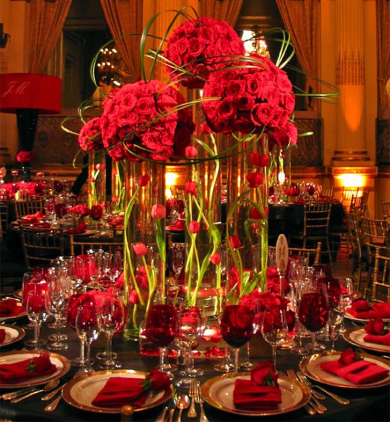 Црвени свадба маса декорации вино очила